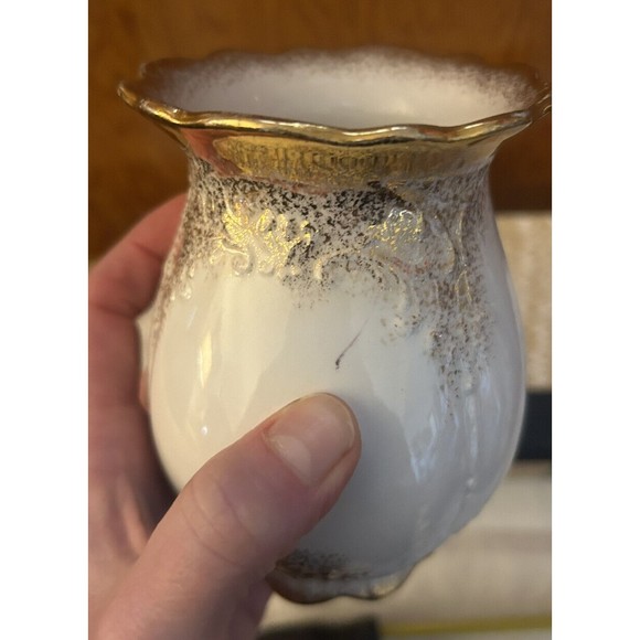 Vintage Vase Homer Laughlin White Pedestal Porcelain Gold Trim Victorian Scroll - Picture 9 of 9